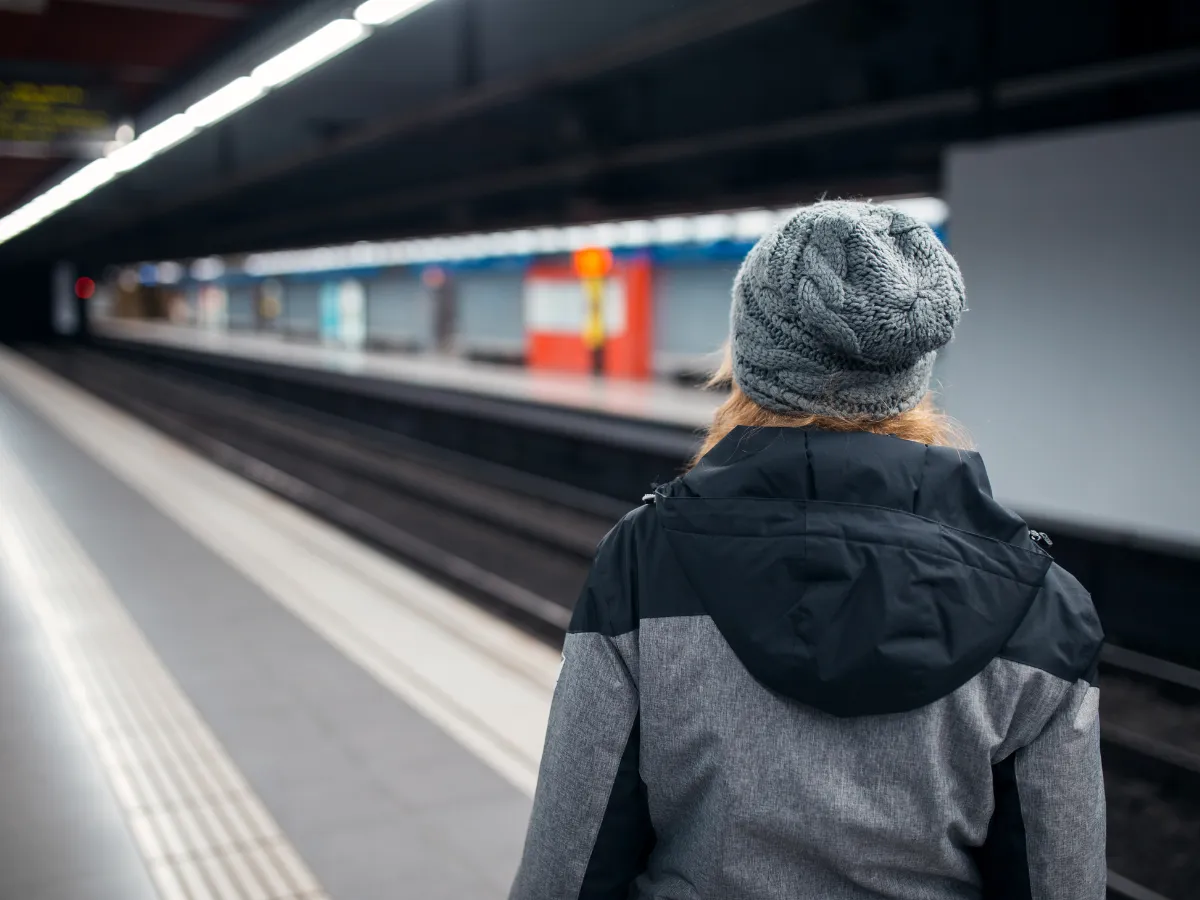 Zeit für Projekte zu verschwenden, die nie starten, ist wie auf einen Zug zu warten, der nie kommt.